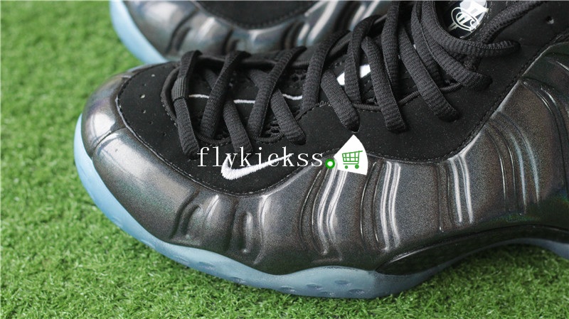 Nike Air Foamposite One Hologram